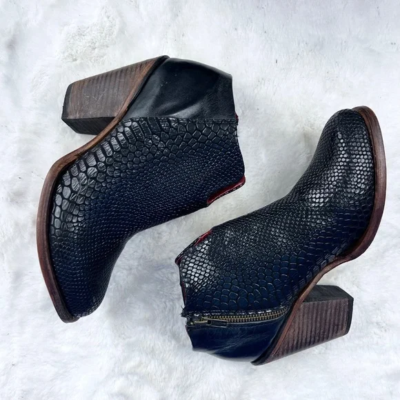 🚫SOLD! |•FREEBIRD🦅BY STEVEN•| GORGEOUS DETROIT Black Snake Booties Size 10 - Picture 6 of 16